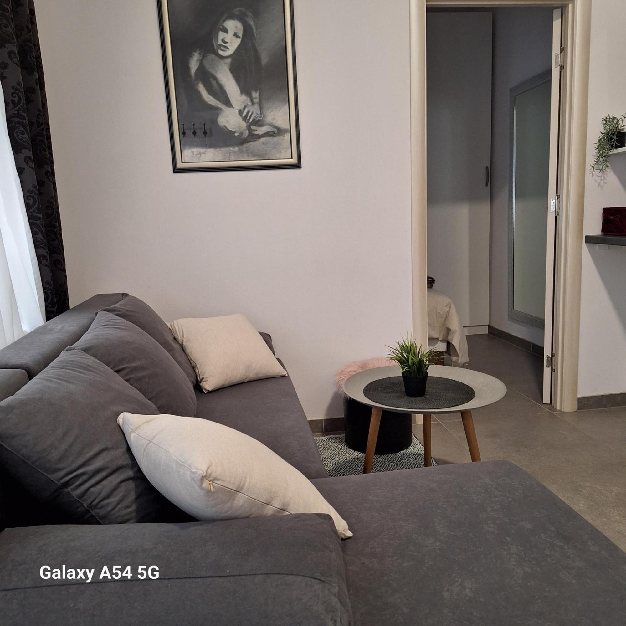 Studio Apartmani Louis I Lola Zagreb Luaran gambar
