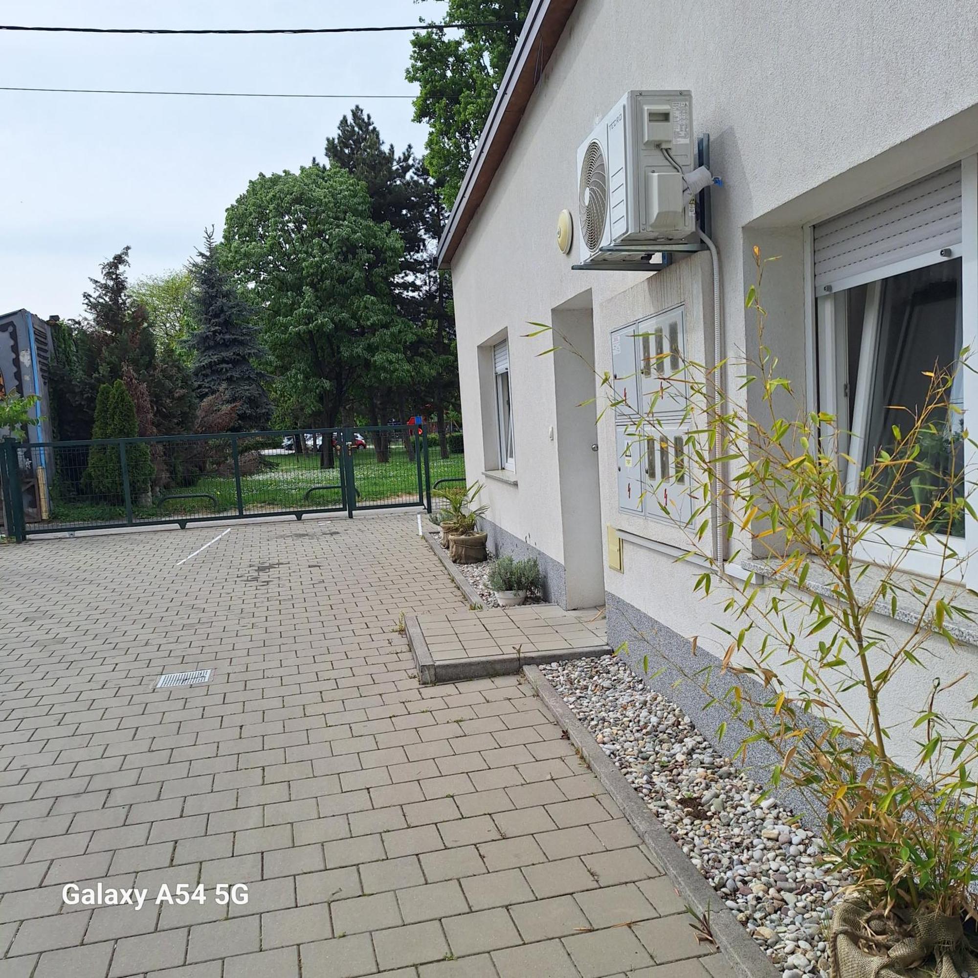 Studio Apartmani Louis I Lola Zagreb Luaran gambar